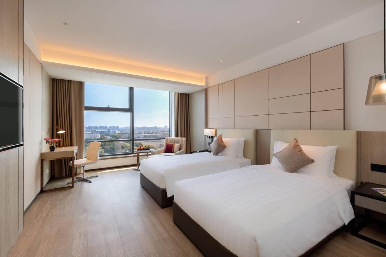 Kew Hongqiao Hotel