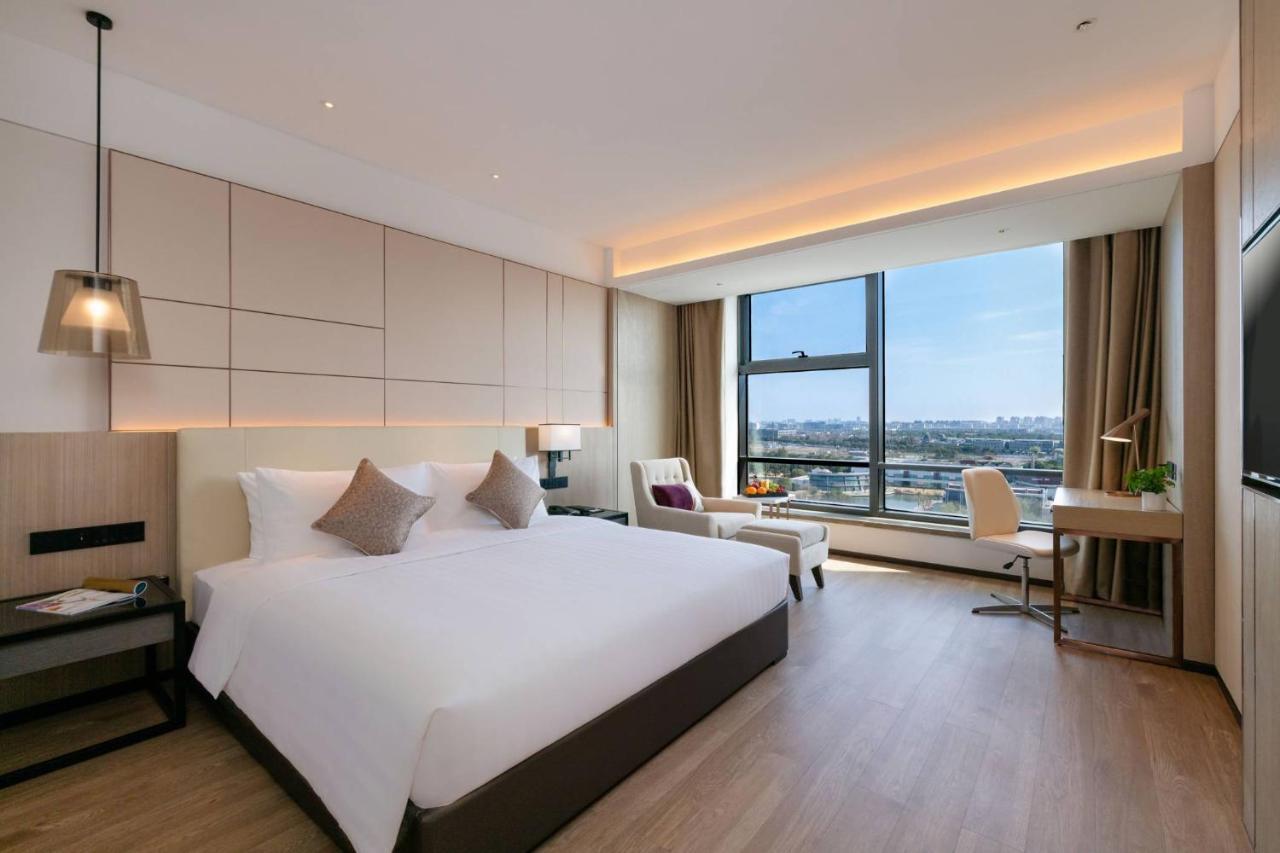 Kew Hongqiao Hotel