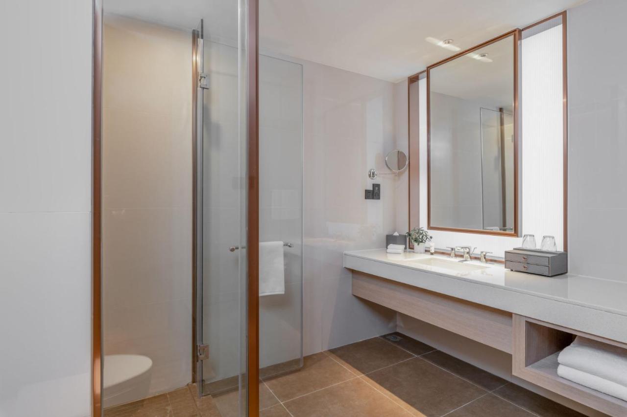 Kew Hongqiao Hotel