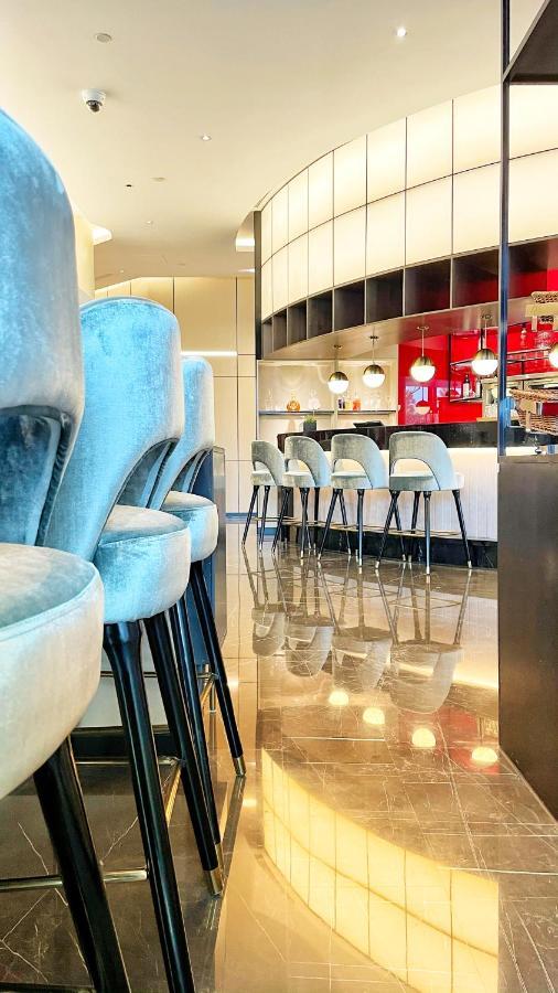 Kew Hongqiao Hotel
