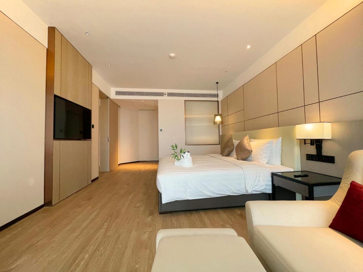 Kew Hongqiao 4*